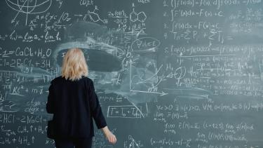 Advanced Prompt Engineering for Academic Research