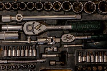 How to Combine Multiple AI Tools for Research Projects